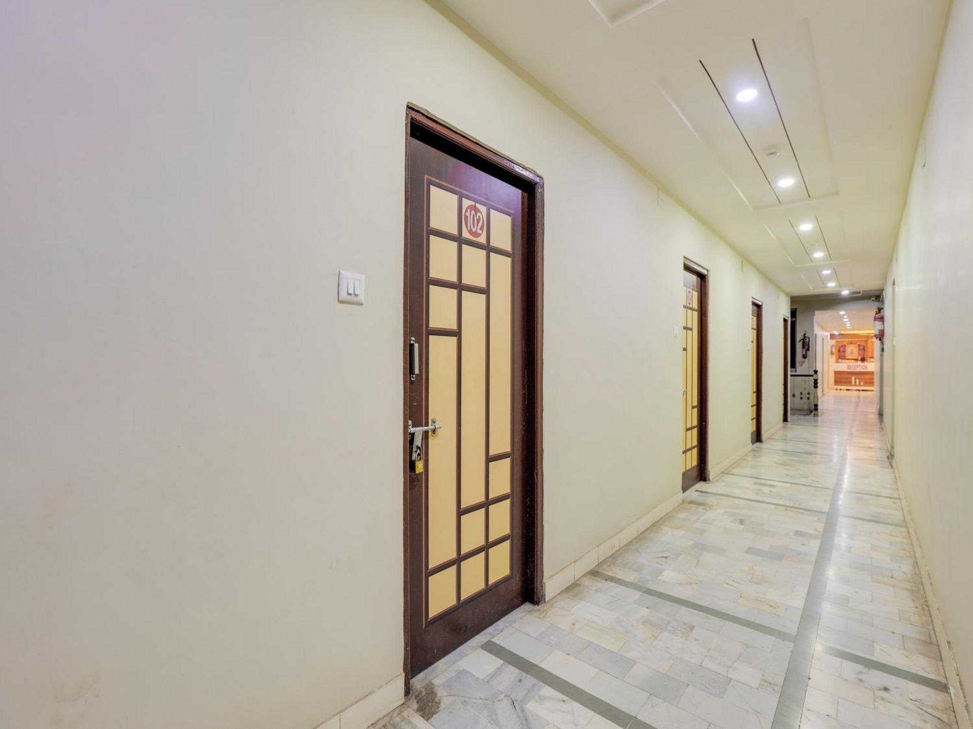 Hotel O Asopalav Naroda Εξωτερικό φωτογραφία